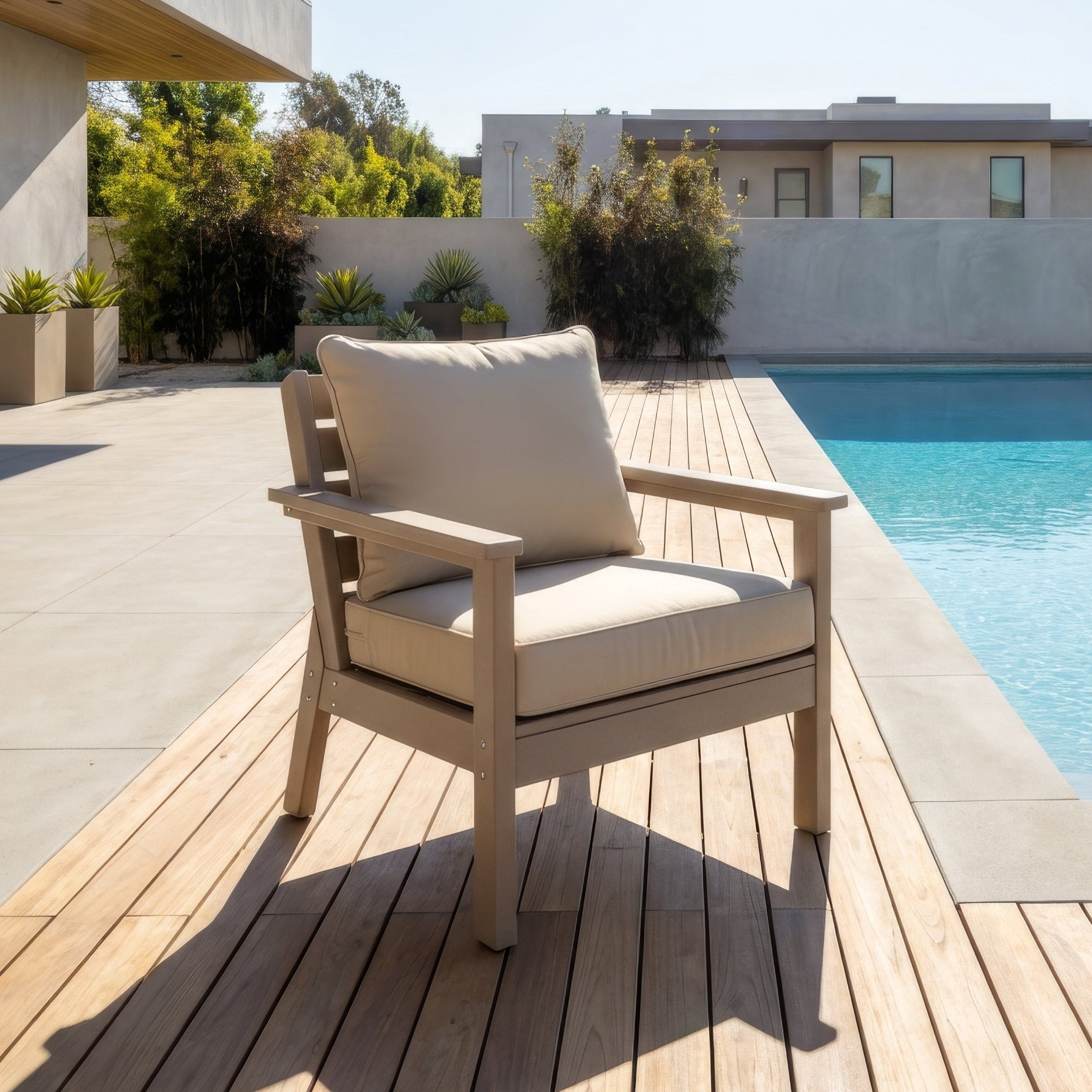 Single Outdoor Seating