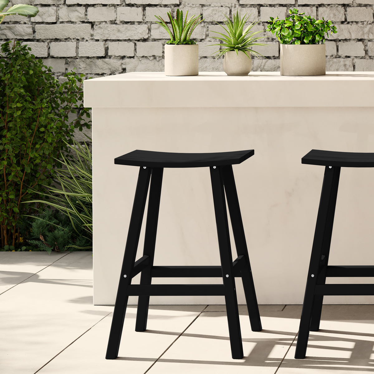 Malibu 29 inch bar height bar stool in Black styled outdoors